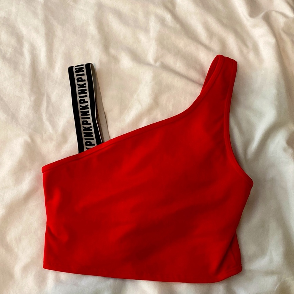 2 Victoria’s Secret PINK tank tops with built in unlined bra.